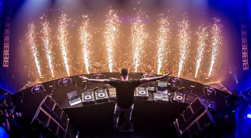 Machine à étincelles froides IPX5 – Image 4